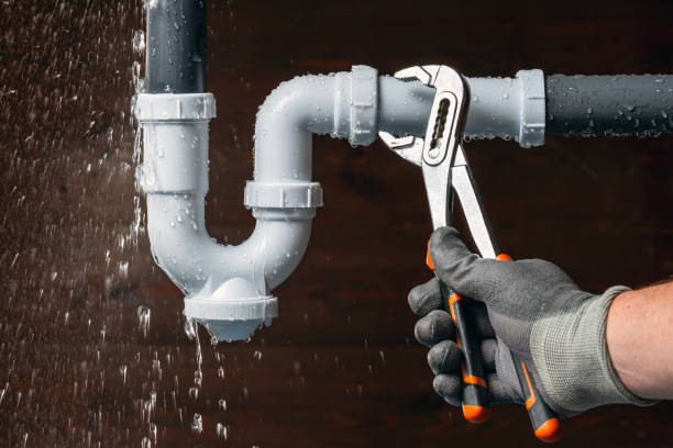 Professional Drain Cleaning technician working in Gillett Grove, IA